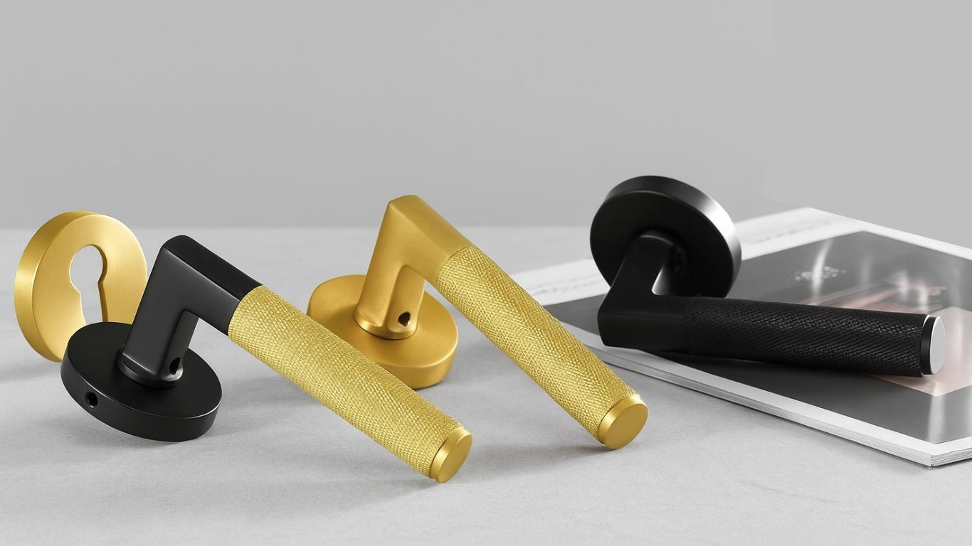 Door handle 308A-243 | Knurled | Black