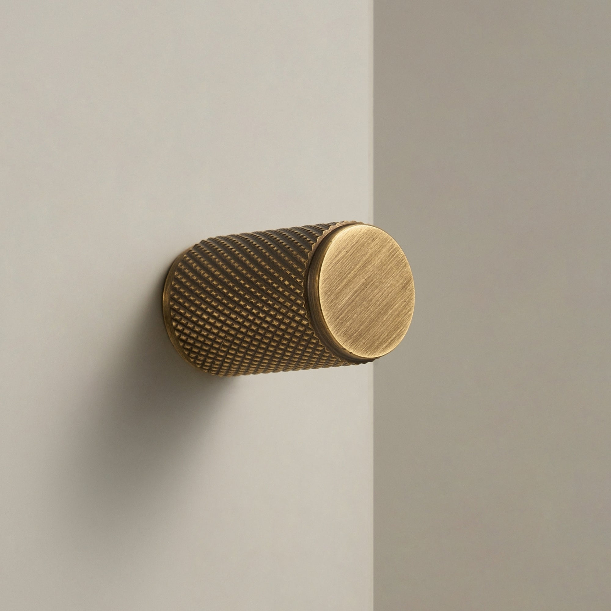 Pomello CH035 | Zigrinato | Ottone Antico