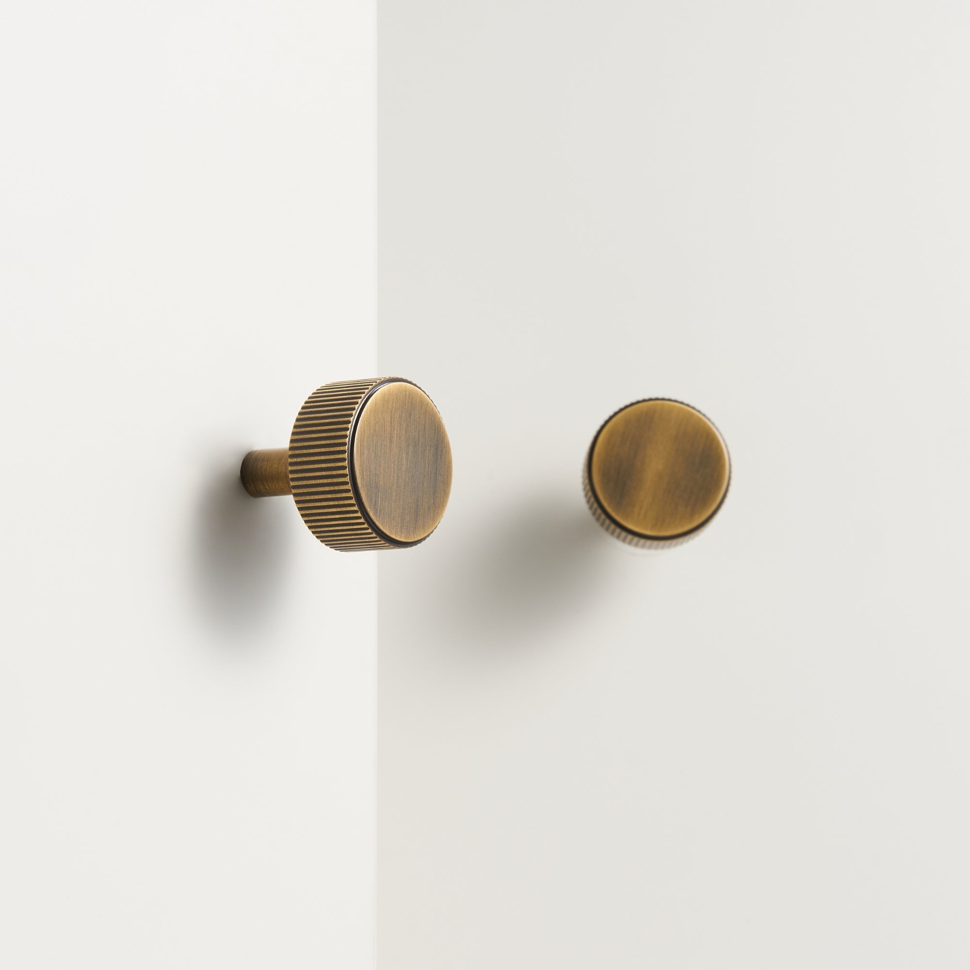 Pomello CH052 | Zigrinato | Ottone Antico
