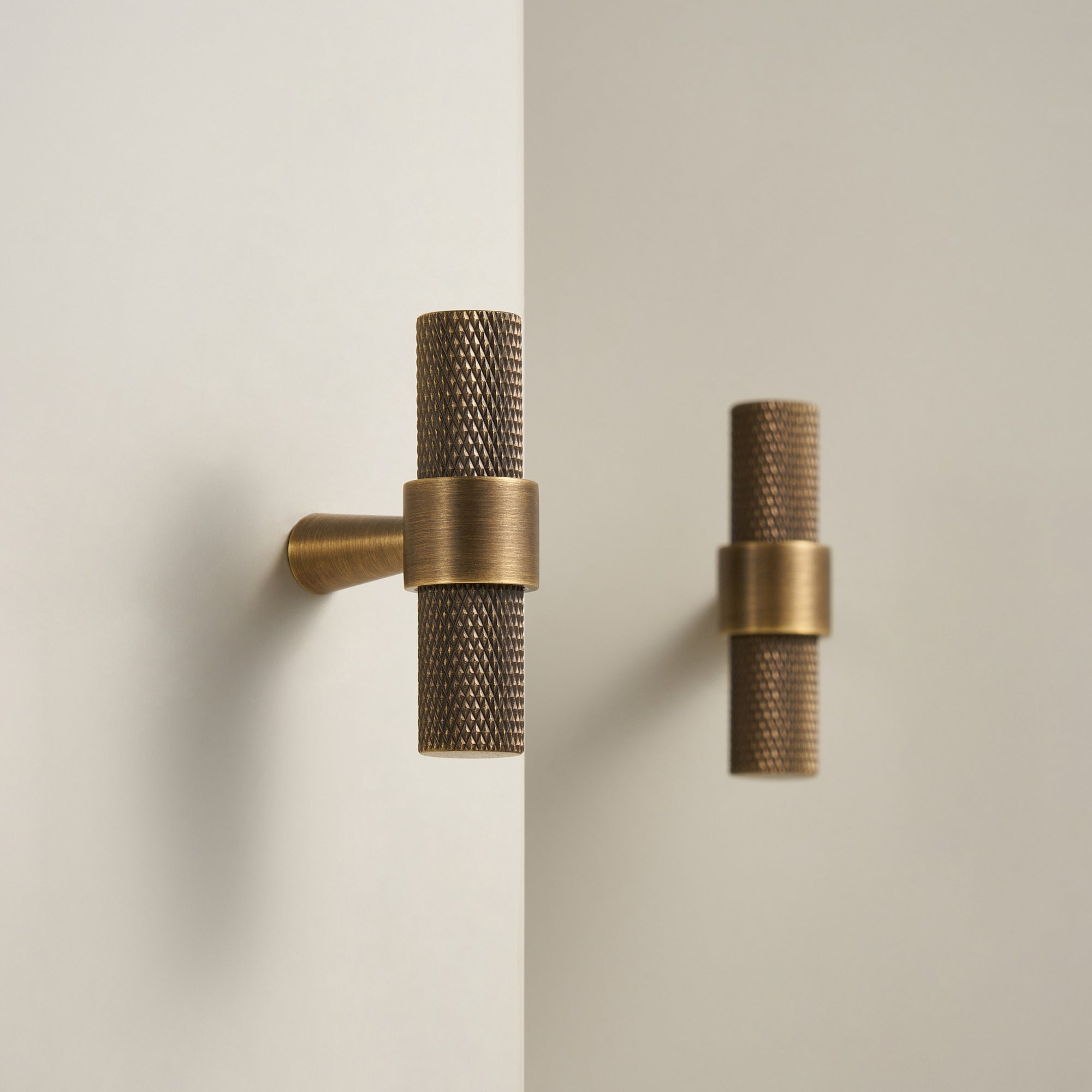 T-Bar CH016 | Gerändelt | Antik Messing