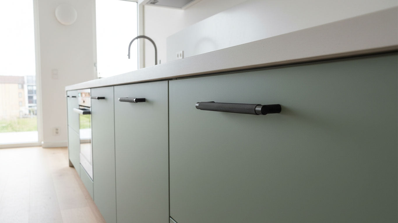 Griff 3137 | Gerändelt | Schwarz