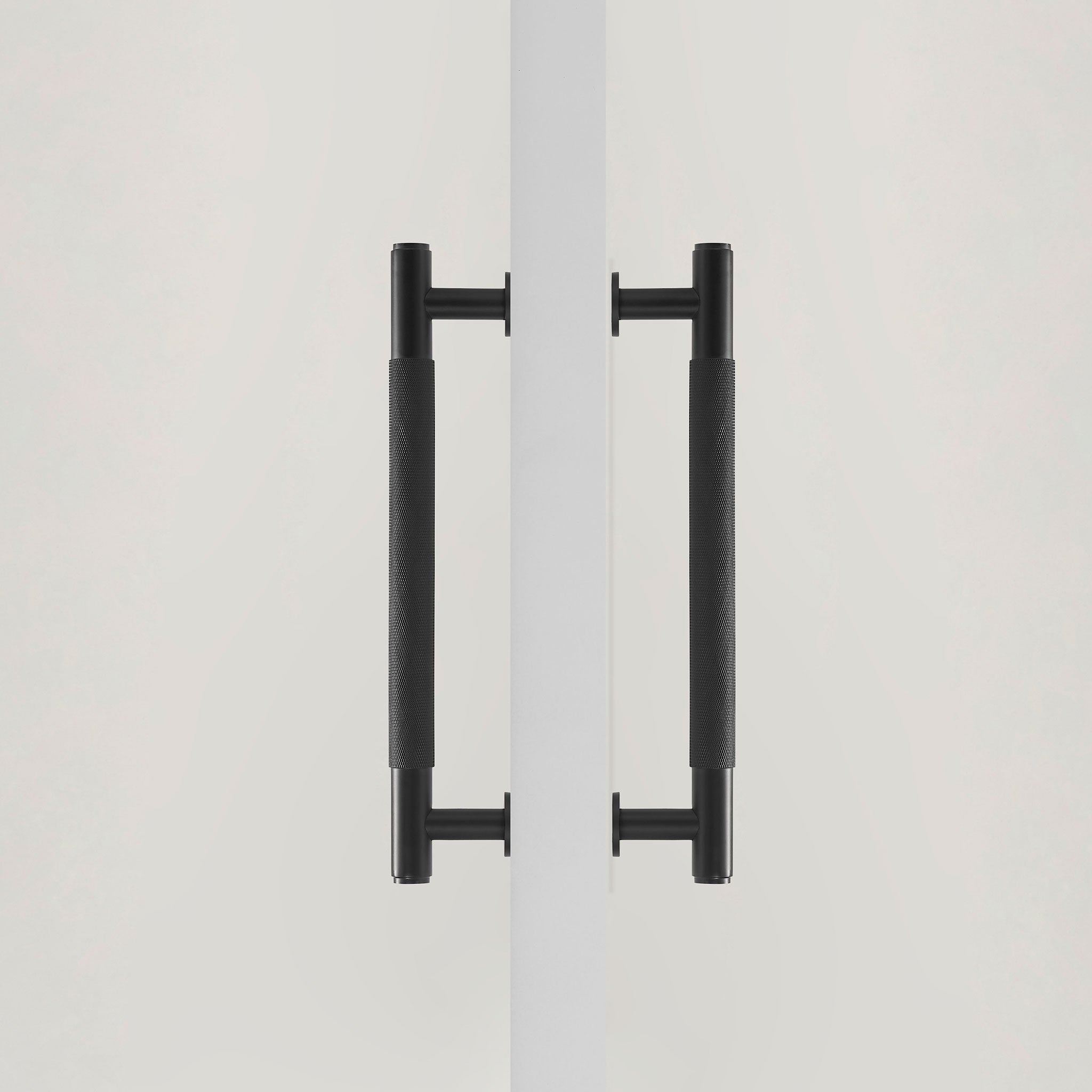 Pullbar P2-3065Z | Lättrat | Svart (SET) - Dooroom